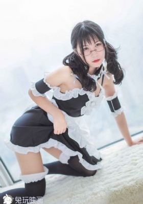 路边摊李采潭