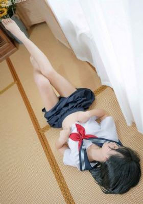 美丽的小蜜蜂美国版7娃娃脸