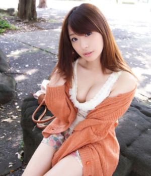 美女光屁屁露全身