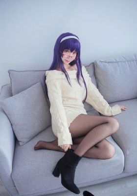 一个女